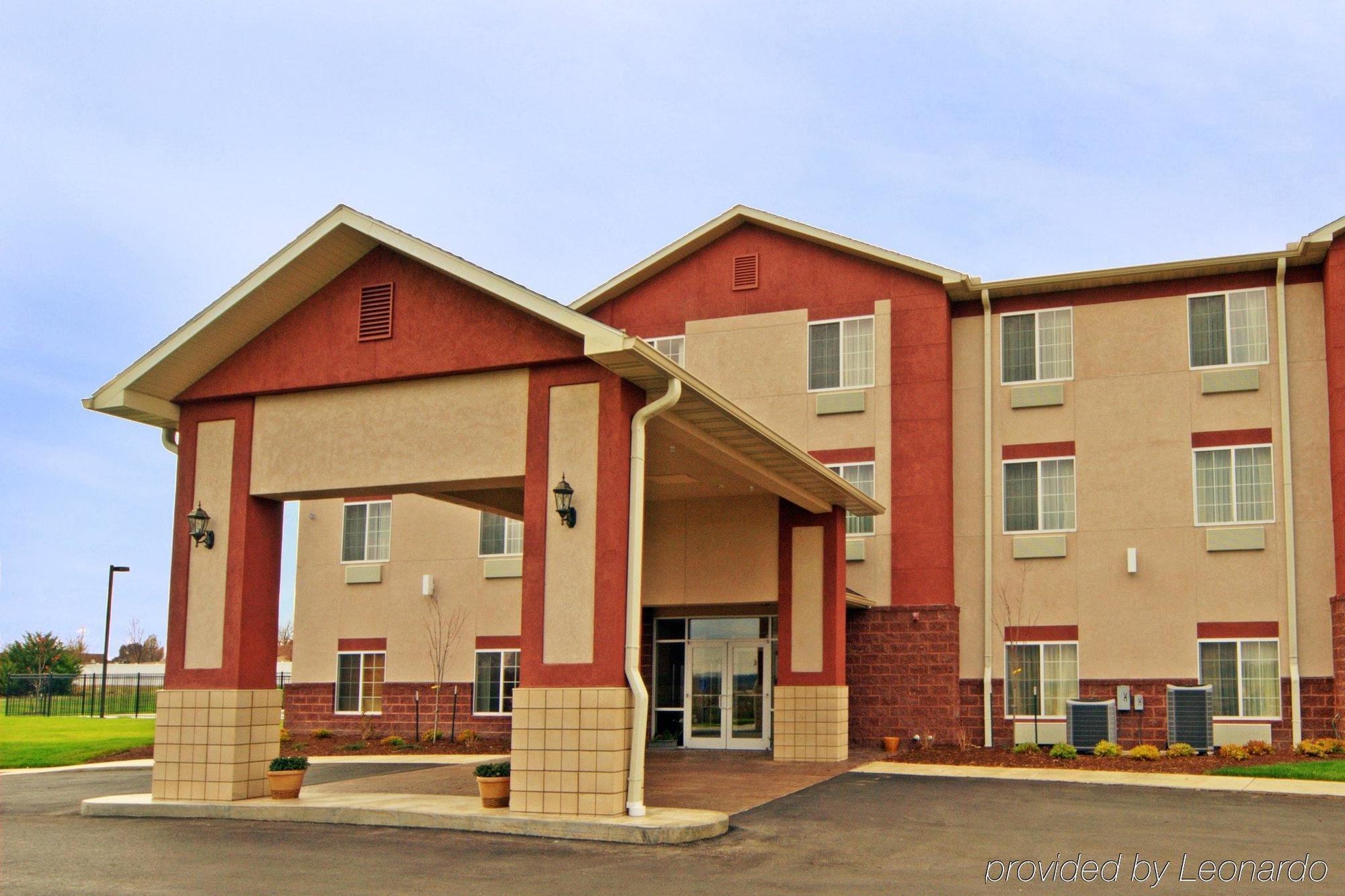 Paola Inn And Suites Zewnętrze zdjęcie