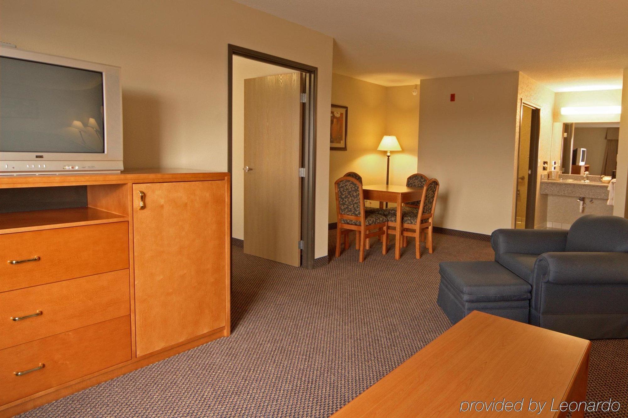 Paola Inn And Suites Pokój zdjęcie
