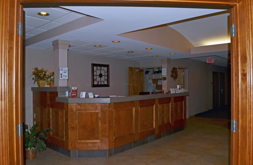 Paola Inn And Suites Zewnętrze zdjęcie