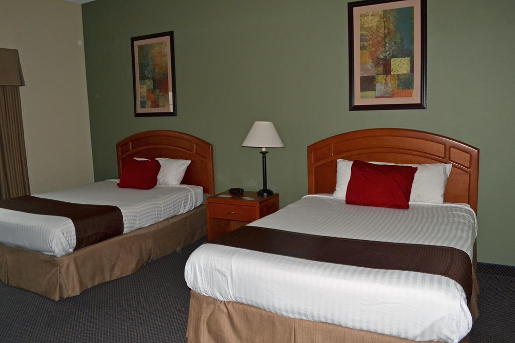 Paola Inn And Suites Zewnętrze zdjęcie