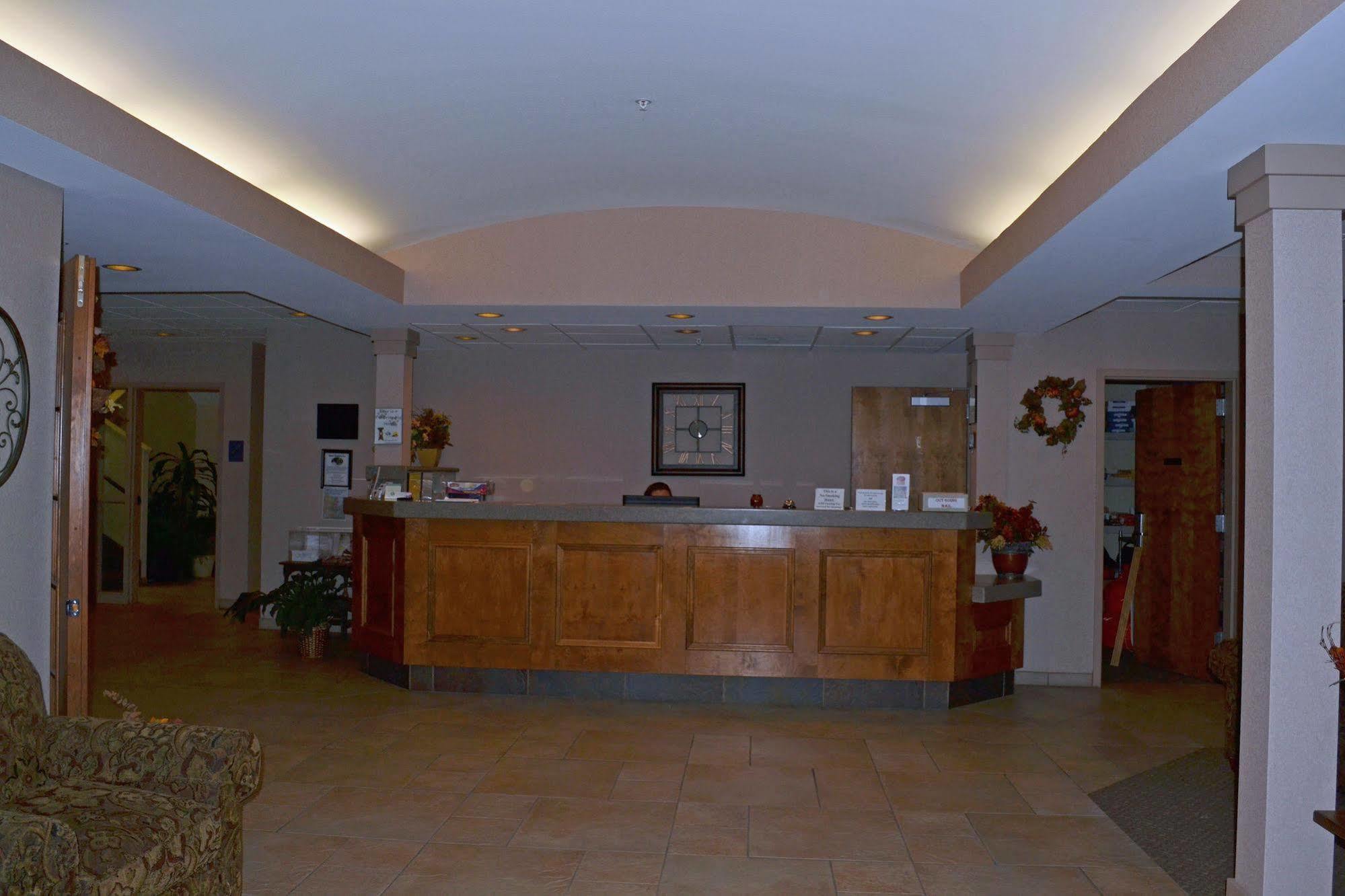 Paola Inn And Suites Zewnętrze zdjęcie